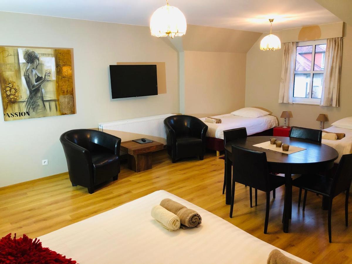 B&B Latemberg Sint-Maria-Latem ภายนอก รูปภาพ